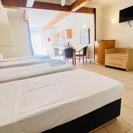 Quad 3629 Apartmanhotel